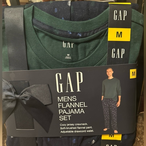 Gap Men's Flannel Cozy Crewneck Long Sleeve 2Pc Pajama Set, Sz M - Picture 1 of 3